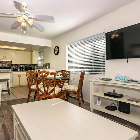 Villa A Getaway Retreat Both Units